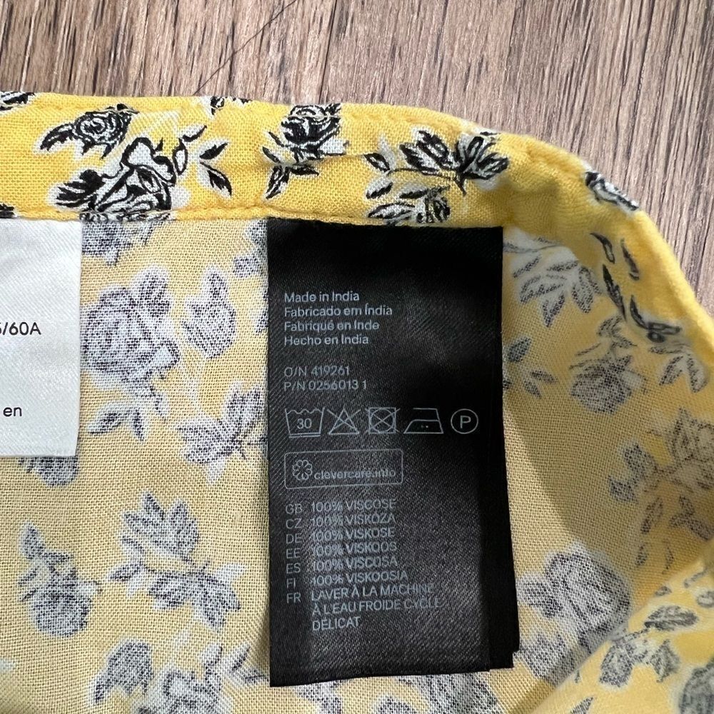 H&M vintage yellow floral skirt with buttons size 2 - Picture 6 of 7
